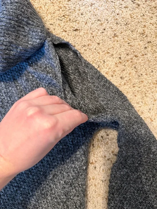 Women's Hollister gray Cowl Neck Cold Shoulder Sweater- M - Picture 3 of 3